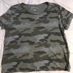 American Eagle Camo T